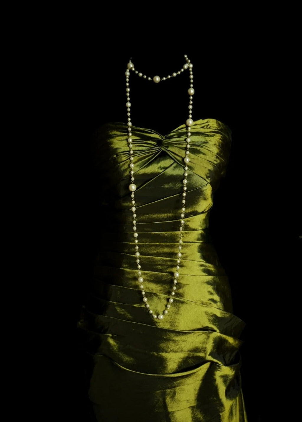 Chic Olive Green Long Prom Dresses Satin Sweetheart Sheath Evening Dress Sleeveless Birthday Dress