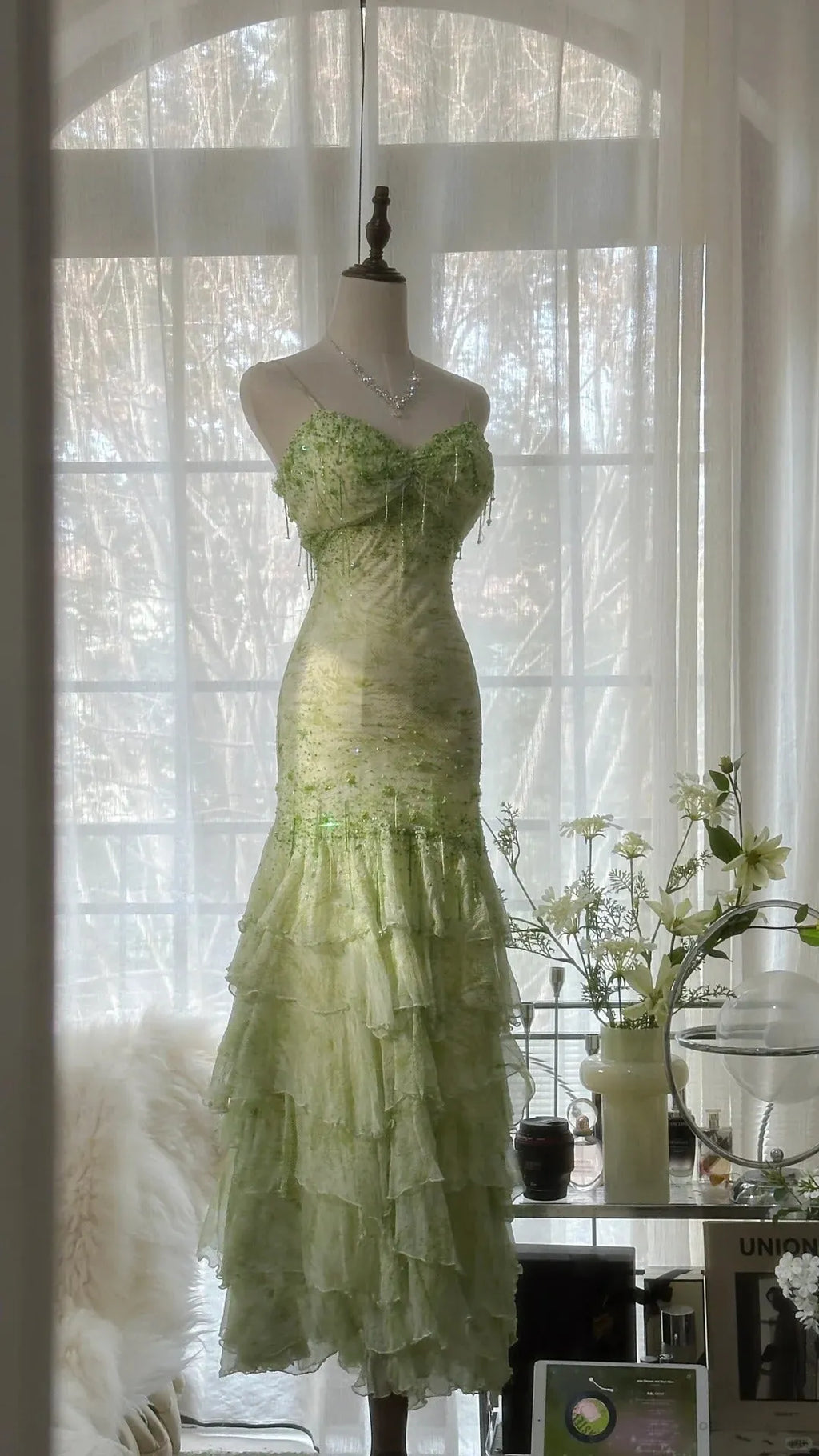 Green Romantic Fashion Elegant Exquisite Beaded Spaetti Straps Tassel Long Tulle Chiffon Ruffle Ball Gown Evening Gown Party Dress 4055