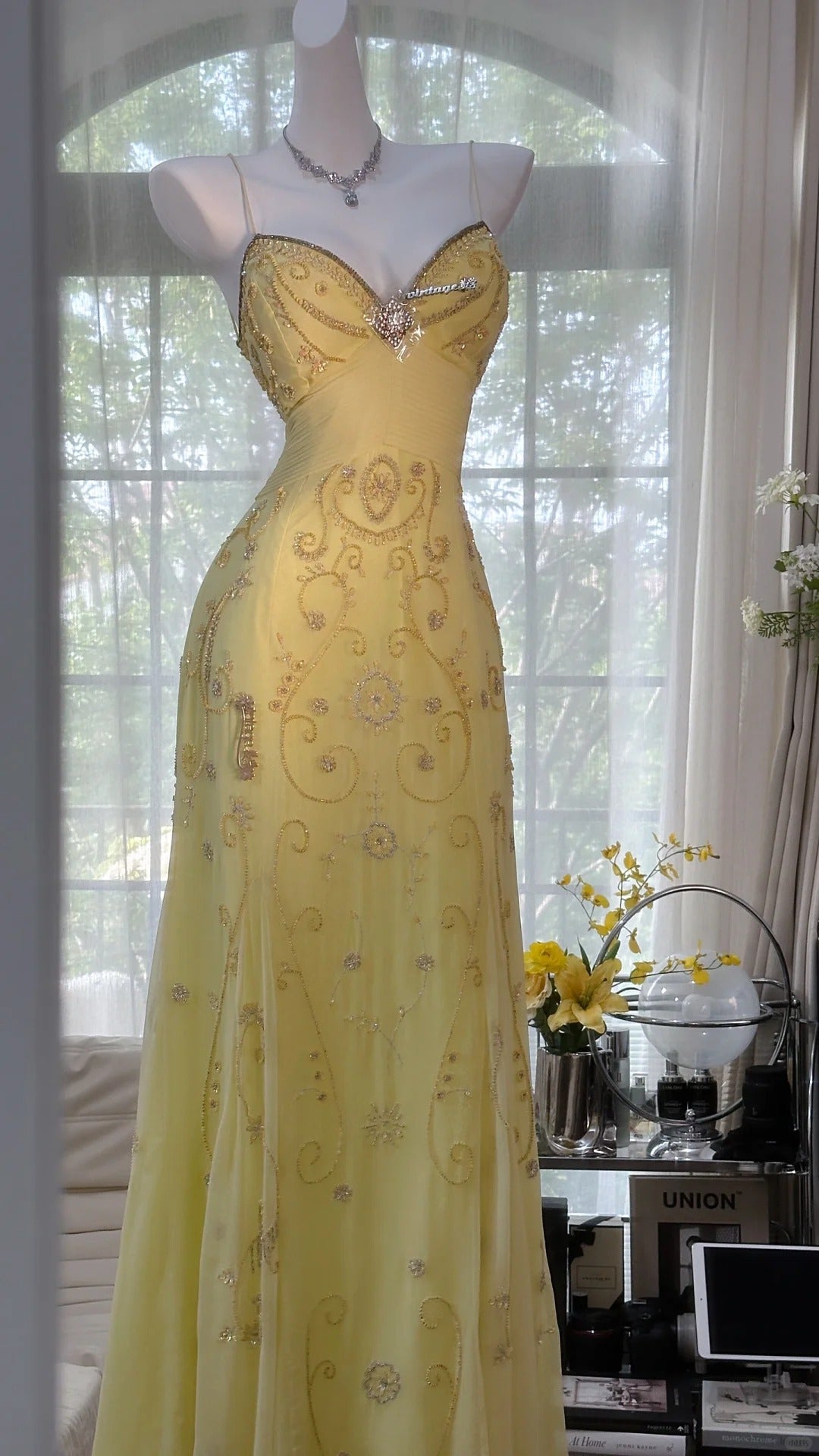 Yellow Gorgeous Exquisite Beaded Backless Spaetti Strap Long Chiffon Ball Gown Evening Dress Birthday/Holiday Party Dress Prom Dress 4063
