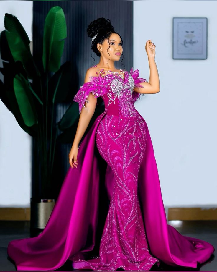 Gorgeous African Feather Shiny Split-Joint Evening Classy Maxi Dress