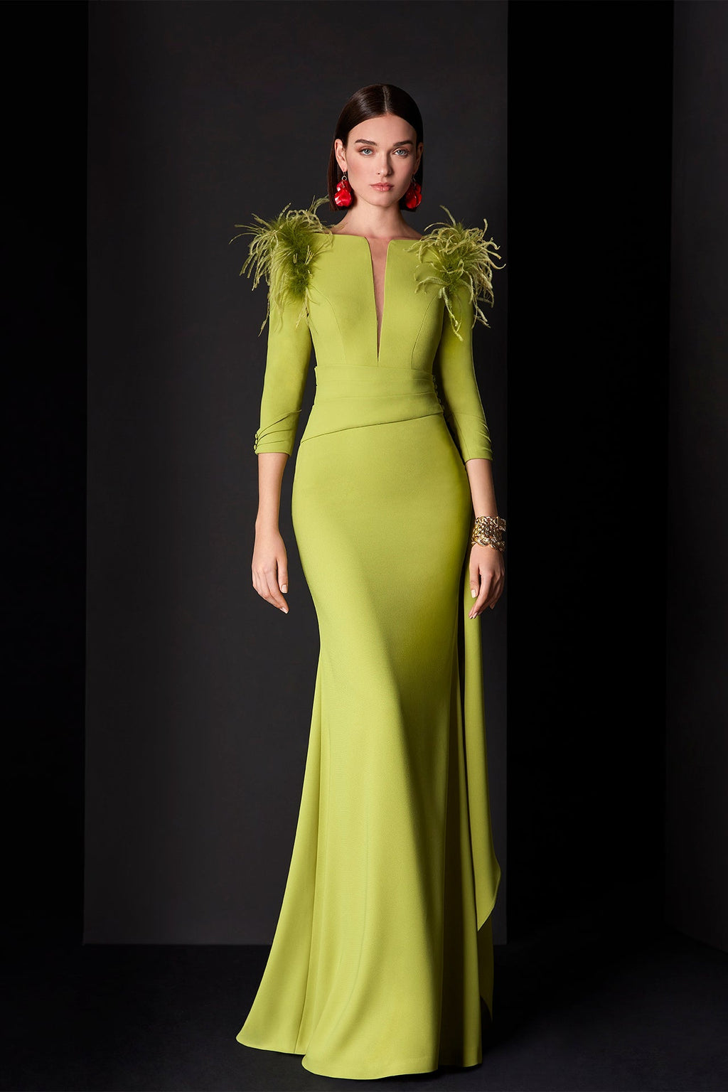 3/4 sleeves crepe dress with feathered shoulders