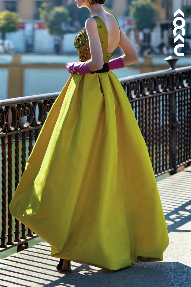 M6480 - Gorgeous & Charming V-Neck A-Line Sequined Cocktail Mother of the Bride Dress With Belt