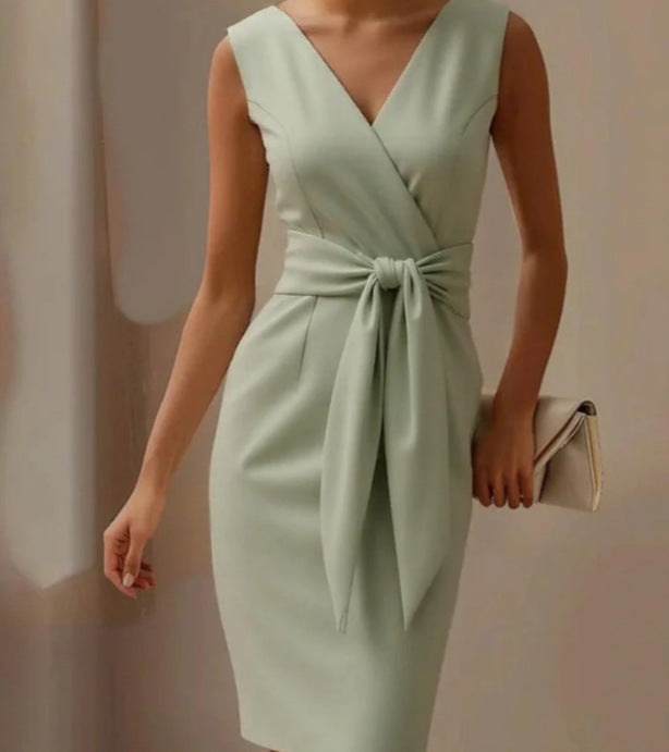 Women's Elegant Halter Neck Pleated Maxi Dress - Voluminous Sleeveless Swing Sun Dress - Chic Flowy Evening Party Dress