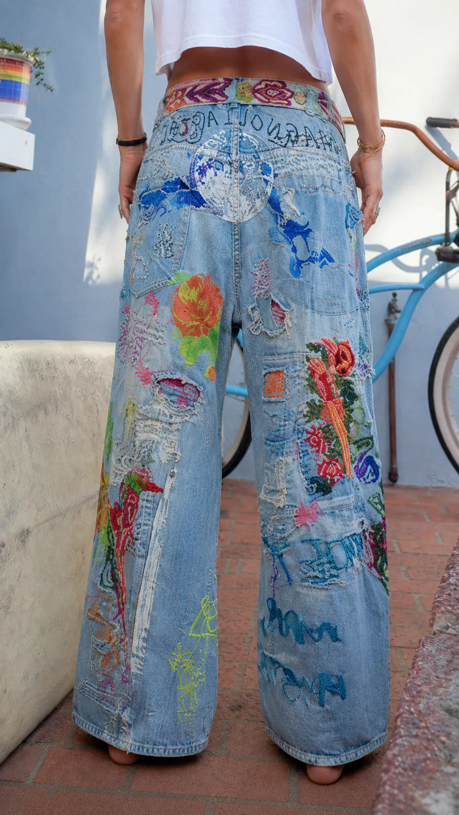 Colorful Floral Embroidered Wide-Leg Jeans