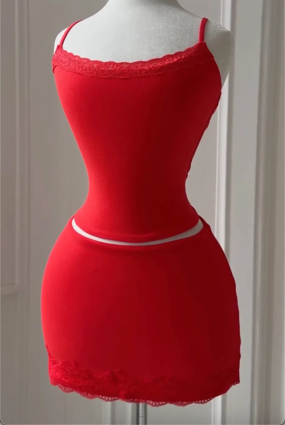 Red Lace Trim Cami Top & High Waist Mini Skirt Two Piece Set, Slim Fit Nightclub Party Loungewear Outfit