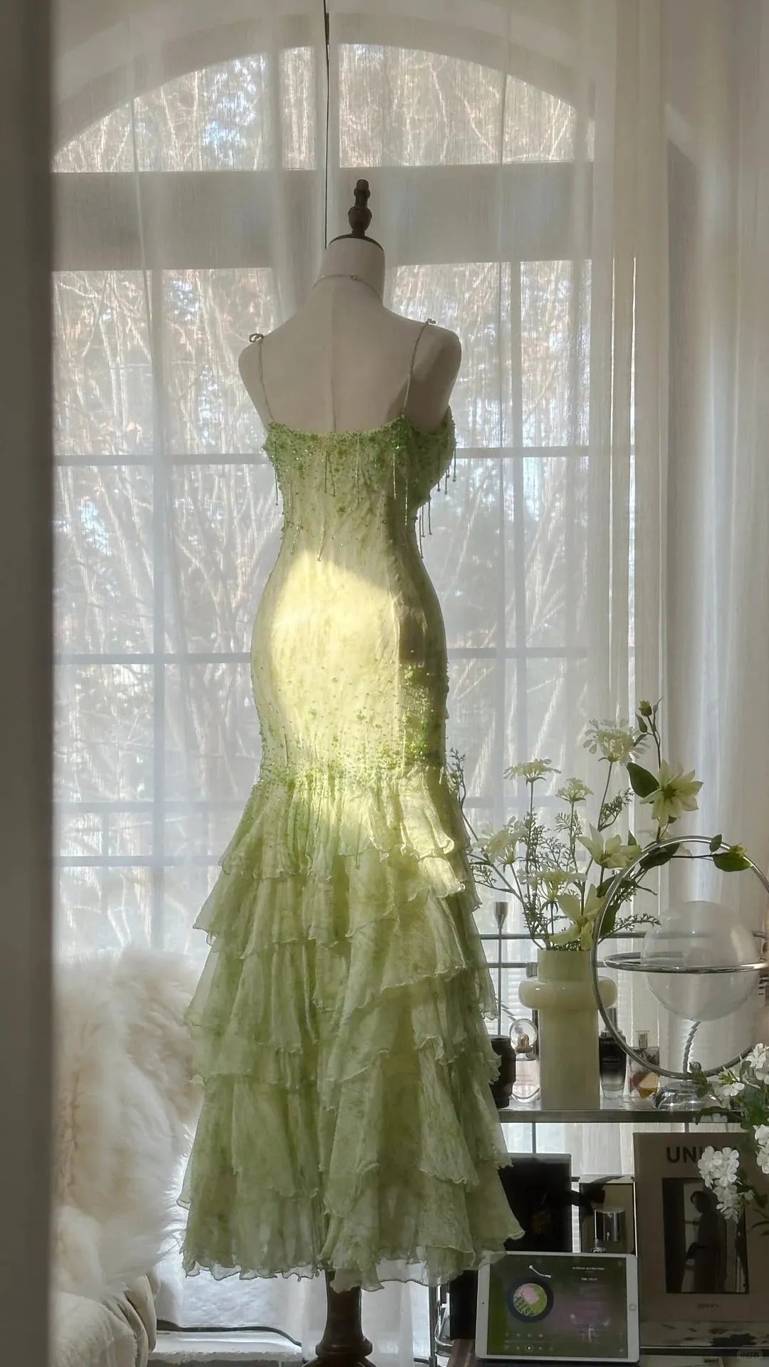 Green Romantic Fashion Elegant Exquisite Beaded Spaetti Straps Tassel Long Tulle Chiffon Ruffle Ball Gown Evening Gown Party Dress 4055