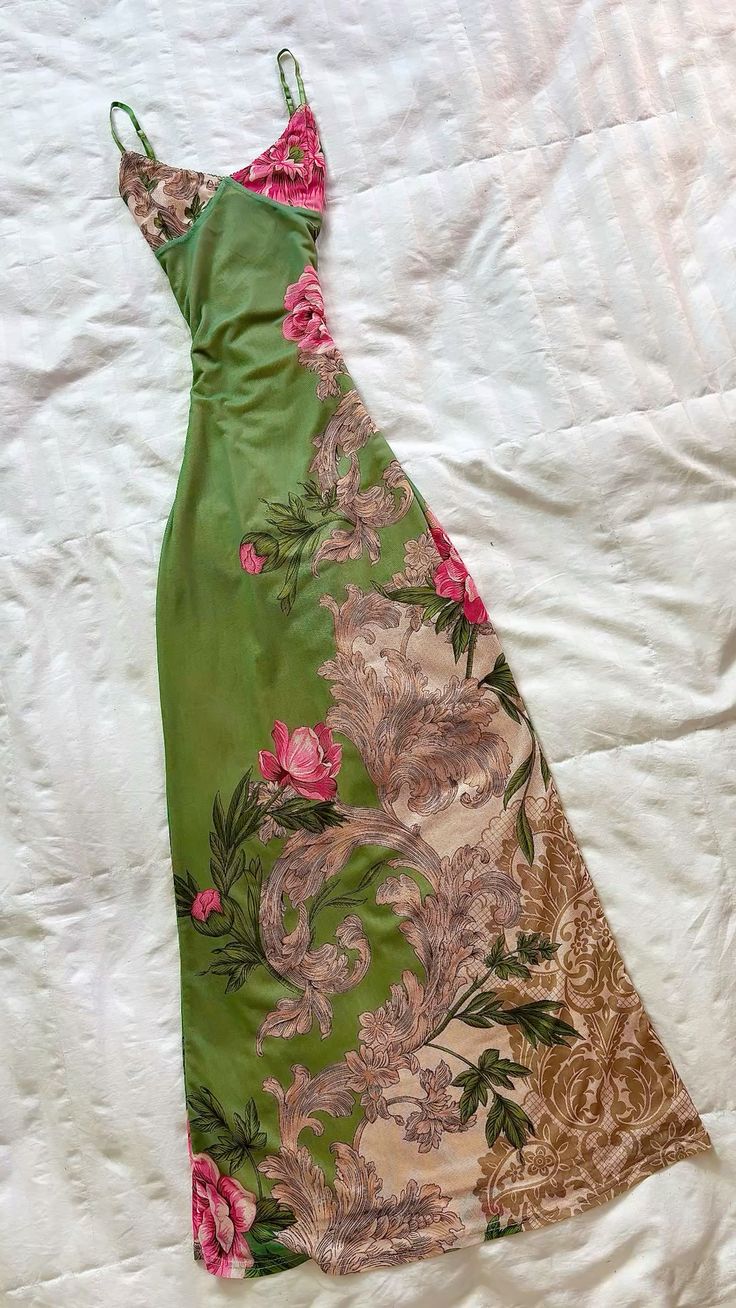 Scarlet Red Gold Embroidery Cross-strap Gown: Diamond Pattern, Jacquard Trim, Evening Retro Dress