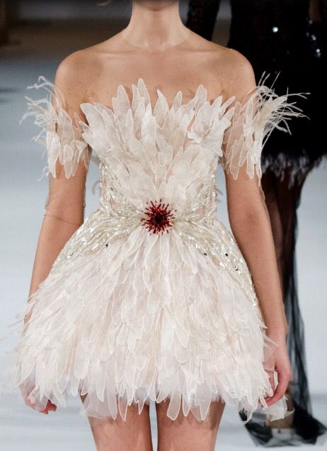 Off-the-shoulder Feather Short Bridal Dress