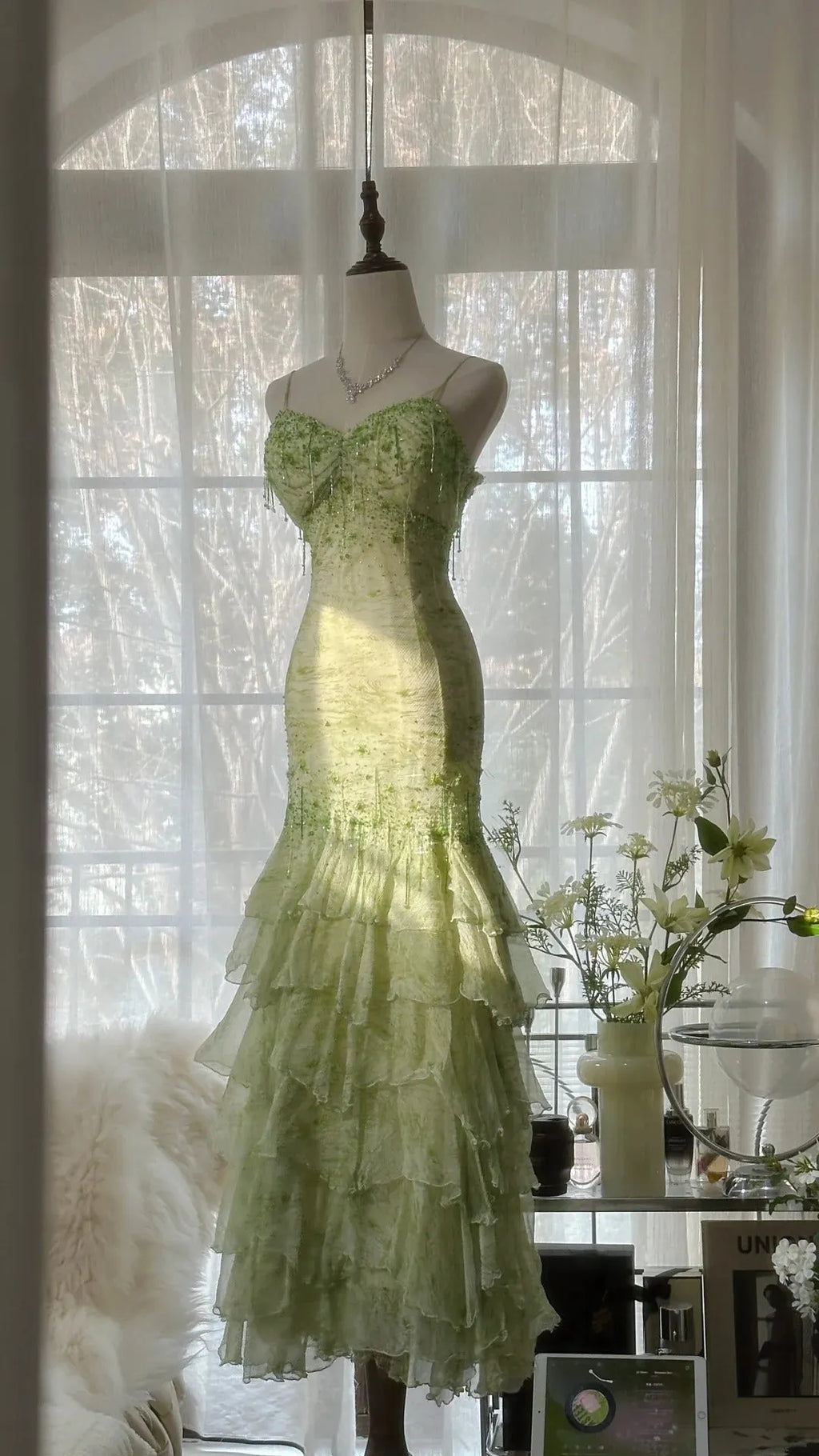 Green Romantic Fashion Elegant Exquisite Beaded Spaetti Straps Tassel Long Tulle Chiffon Ruffle Ball Gown Evening Gown Party Dress 4055