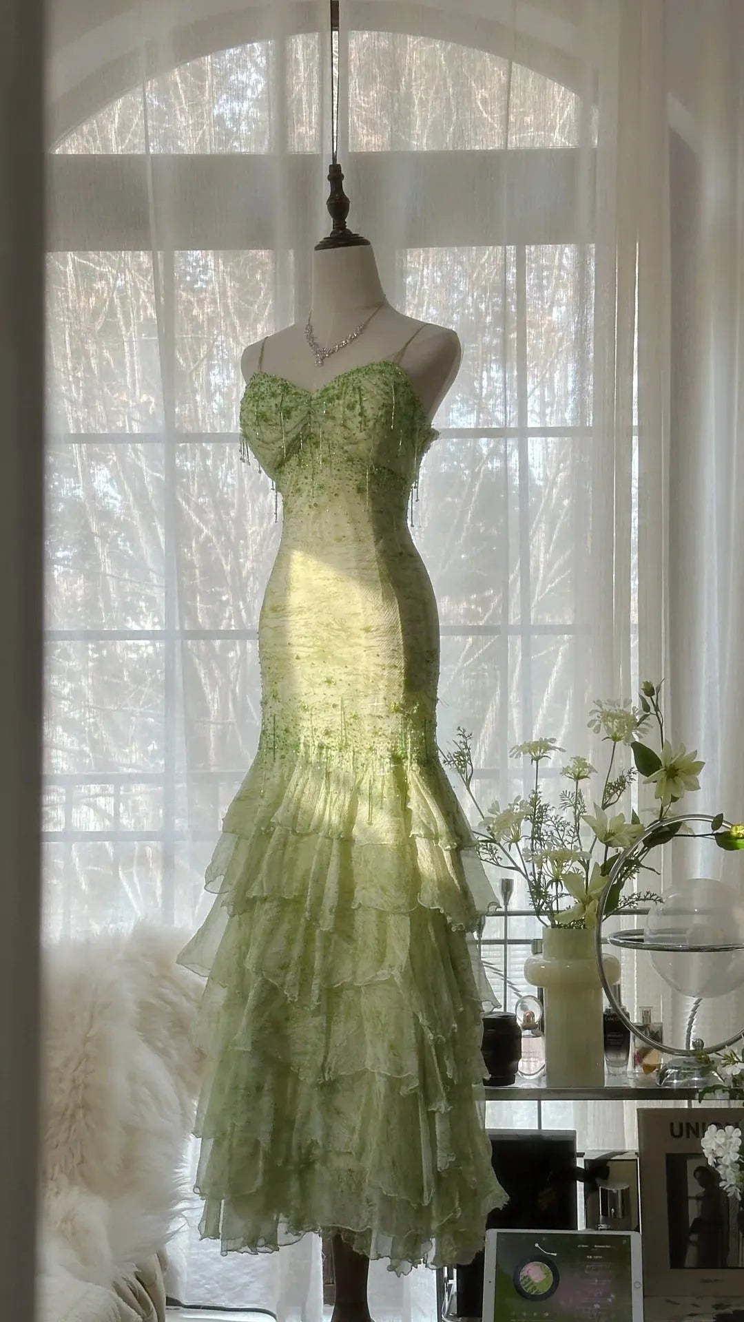 Green Romantic Fashion Elegant Exquisite Beaded Spaetti Straps Tassel Long Tulle Chiffon Ruffle Ball Gown Evening Gown Party Dress 4055