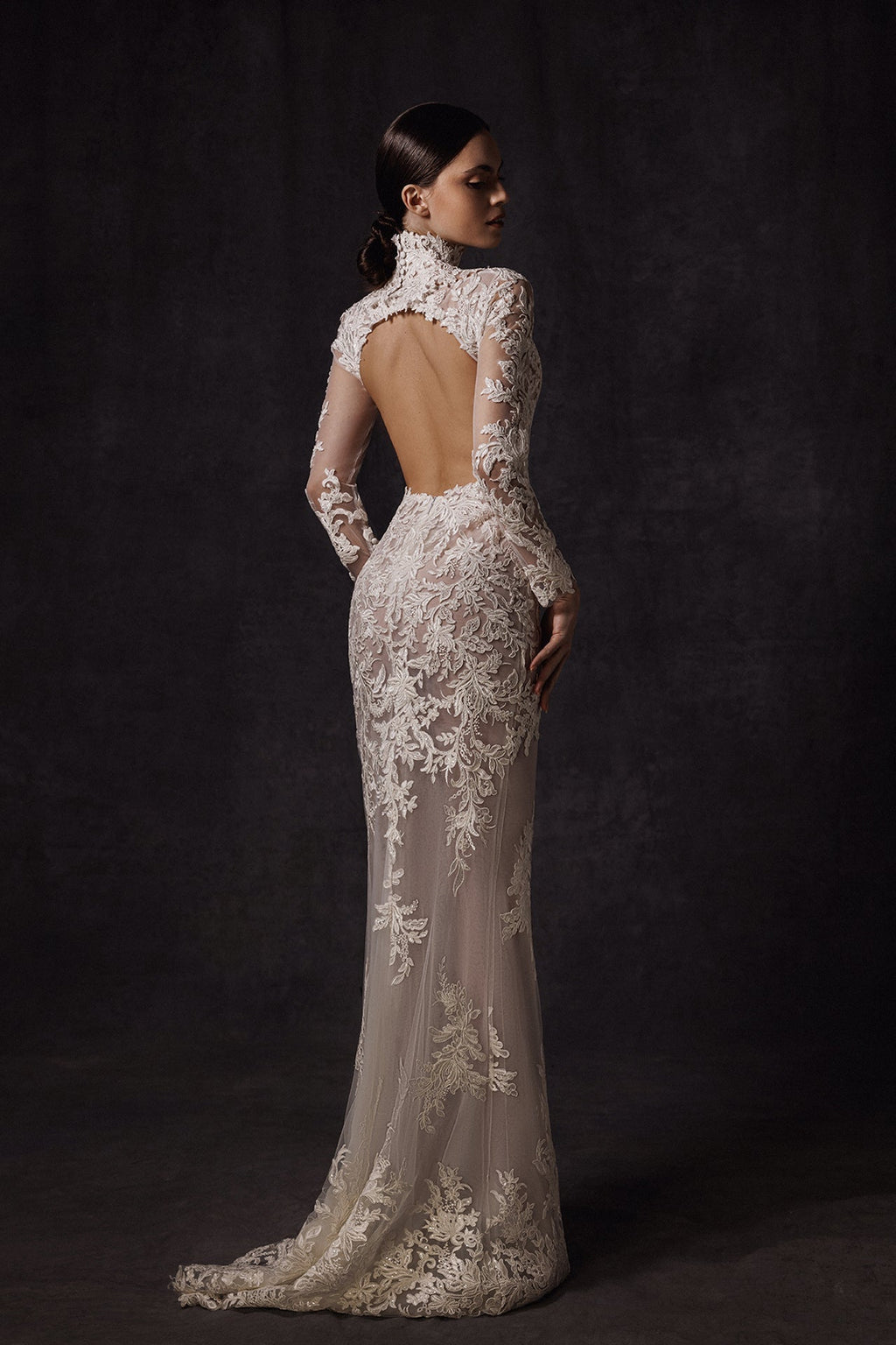 Long sleeves embroidered wedding dress