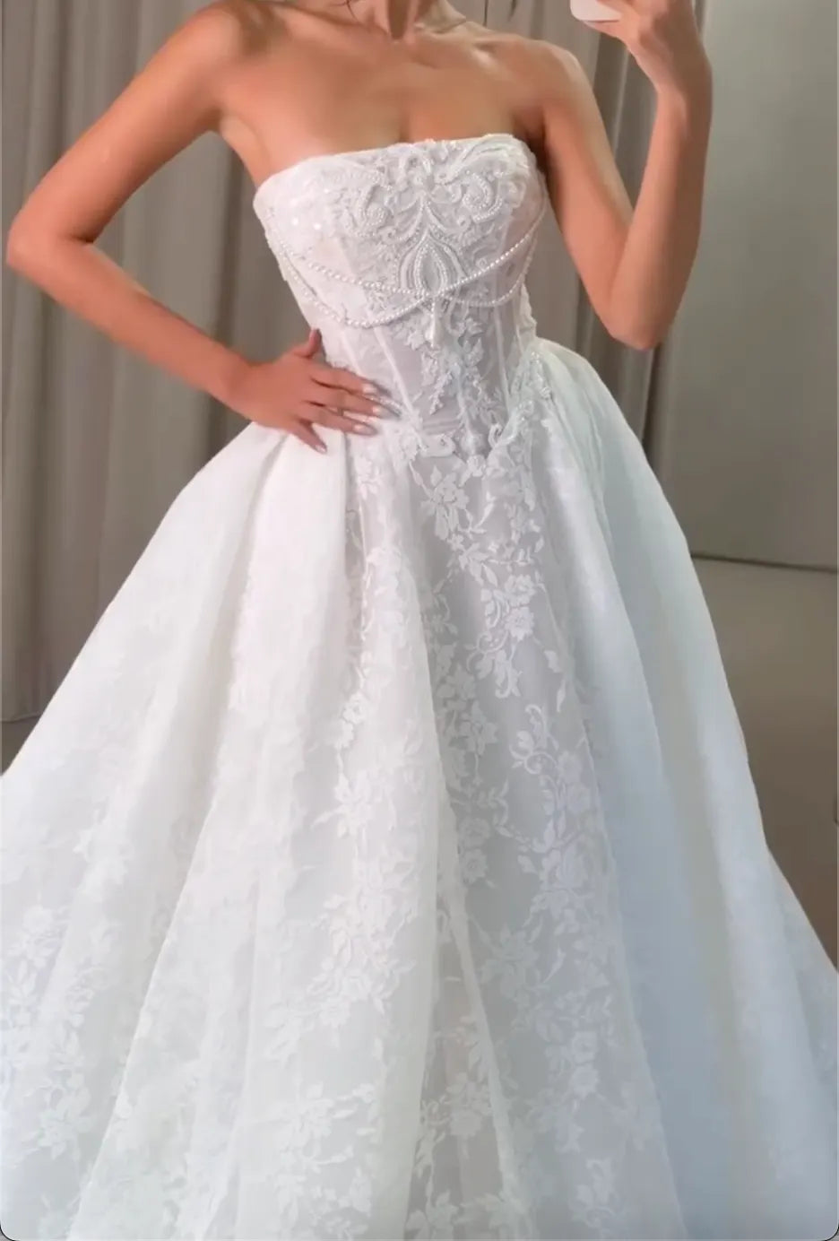 Strapless Lace Corset Ballgown Wedding Dress Vintage Floral Lace Bridal Gown With Pearl Chain