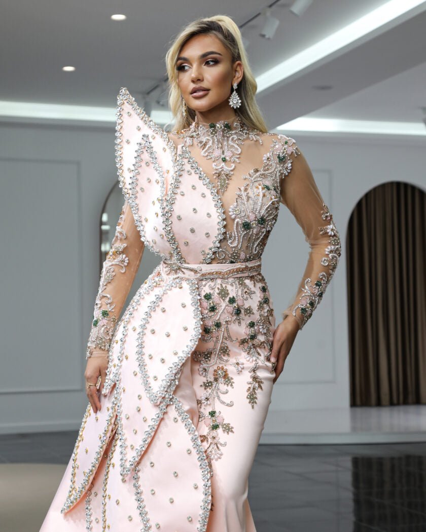 Merè Elegant High-Neck Dress