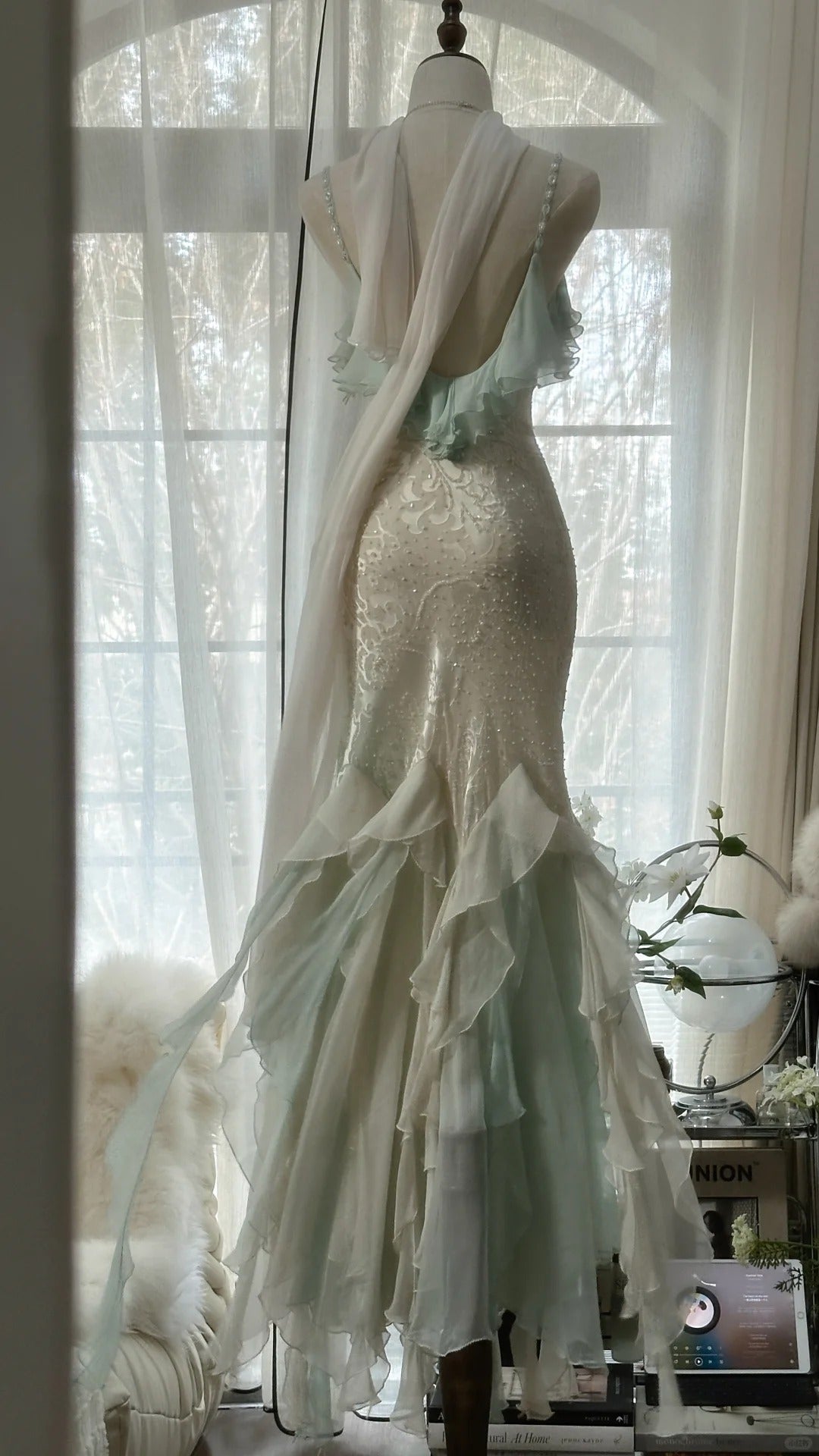 White Mint Green Romantic Fashion Elegant Delicate Beaded Lace Spaetti Straps Long Tulle Chiffon Ruffle Ball Gown Evening Gown Party Dress 4056