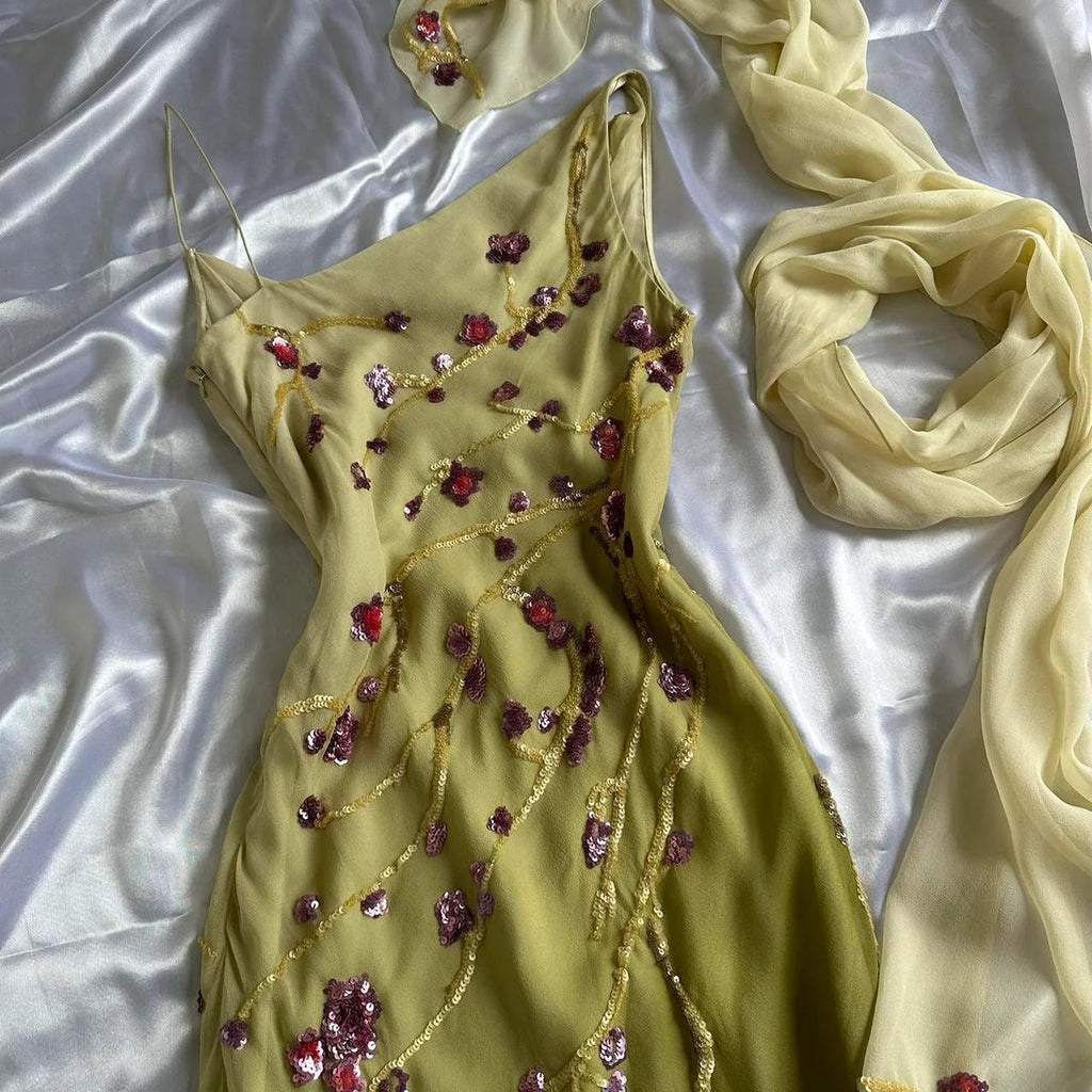 Yellow Green gorgeous exquisite vintage embroidered spaetti strap long ball gown prom dress evening gown