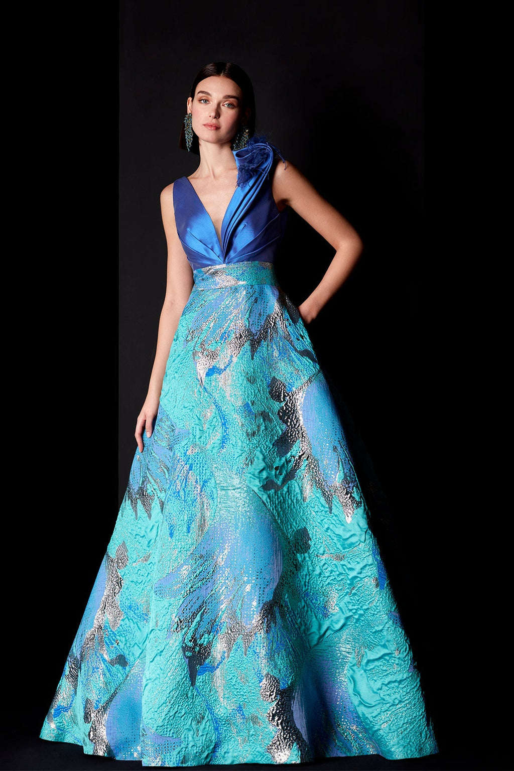 Plunging neckline sleeveless brocade dress