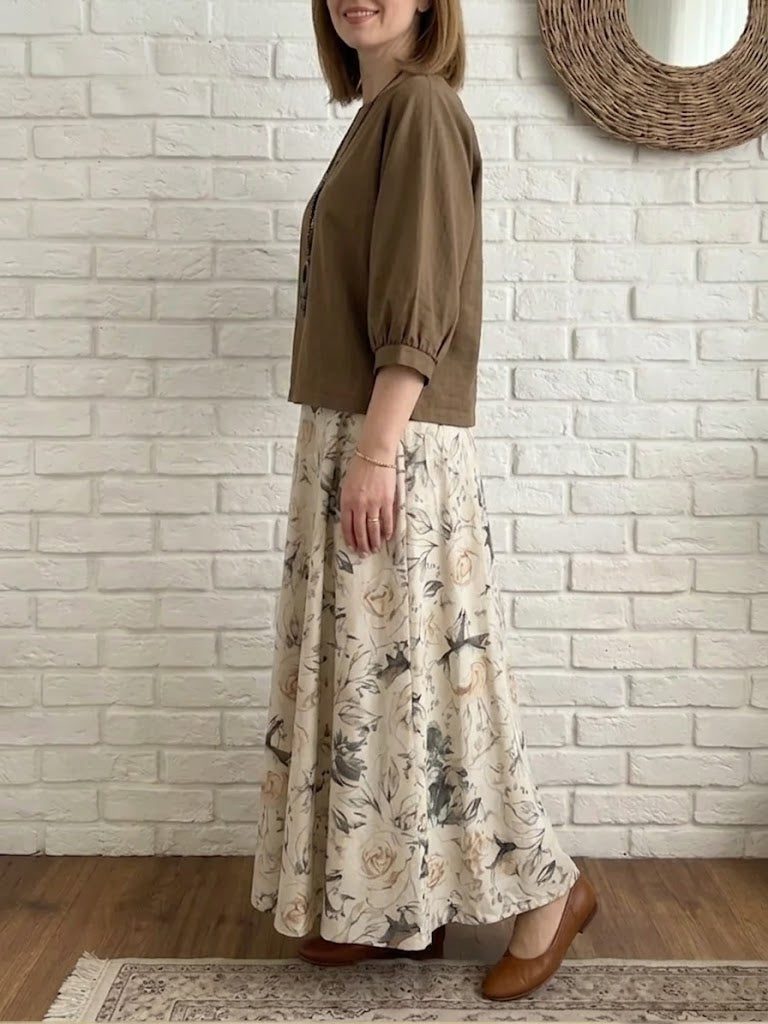 Women's Minimalist Lantern Sleeve Top And Floral Skirt Set