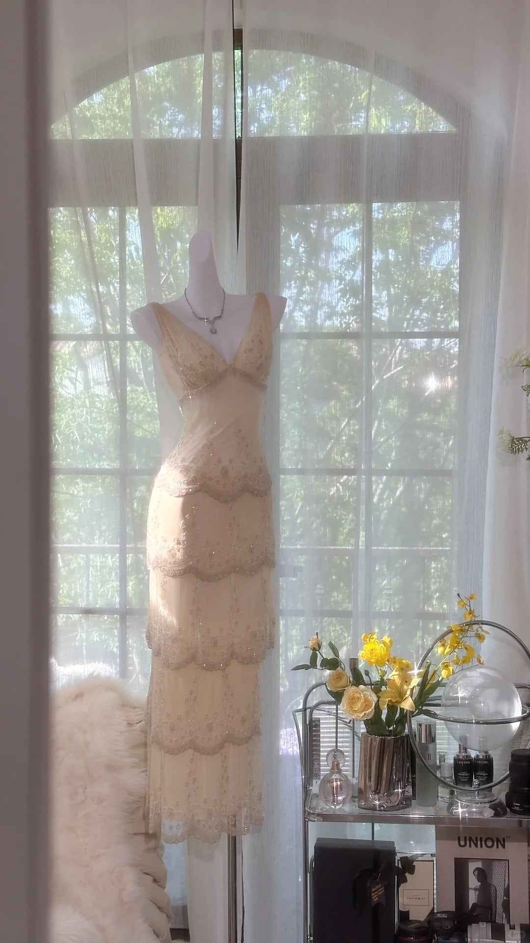Cream Yellow V Neck Exquisite Beaded Lace Long Chiffon Tulle Ball Gown Evening Gown Wedding Party Gown Prom Gown Graduation Date Gown 3987