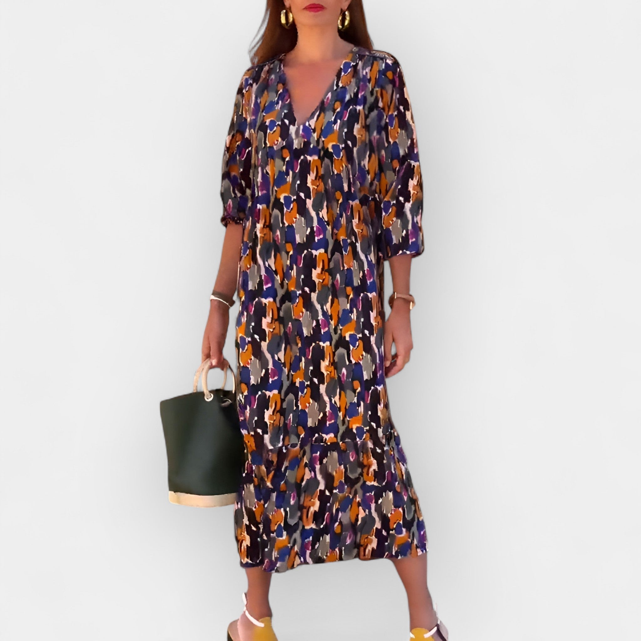 Dress with V Neckline and Retro Design